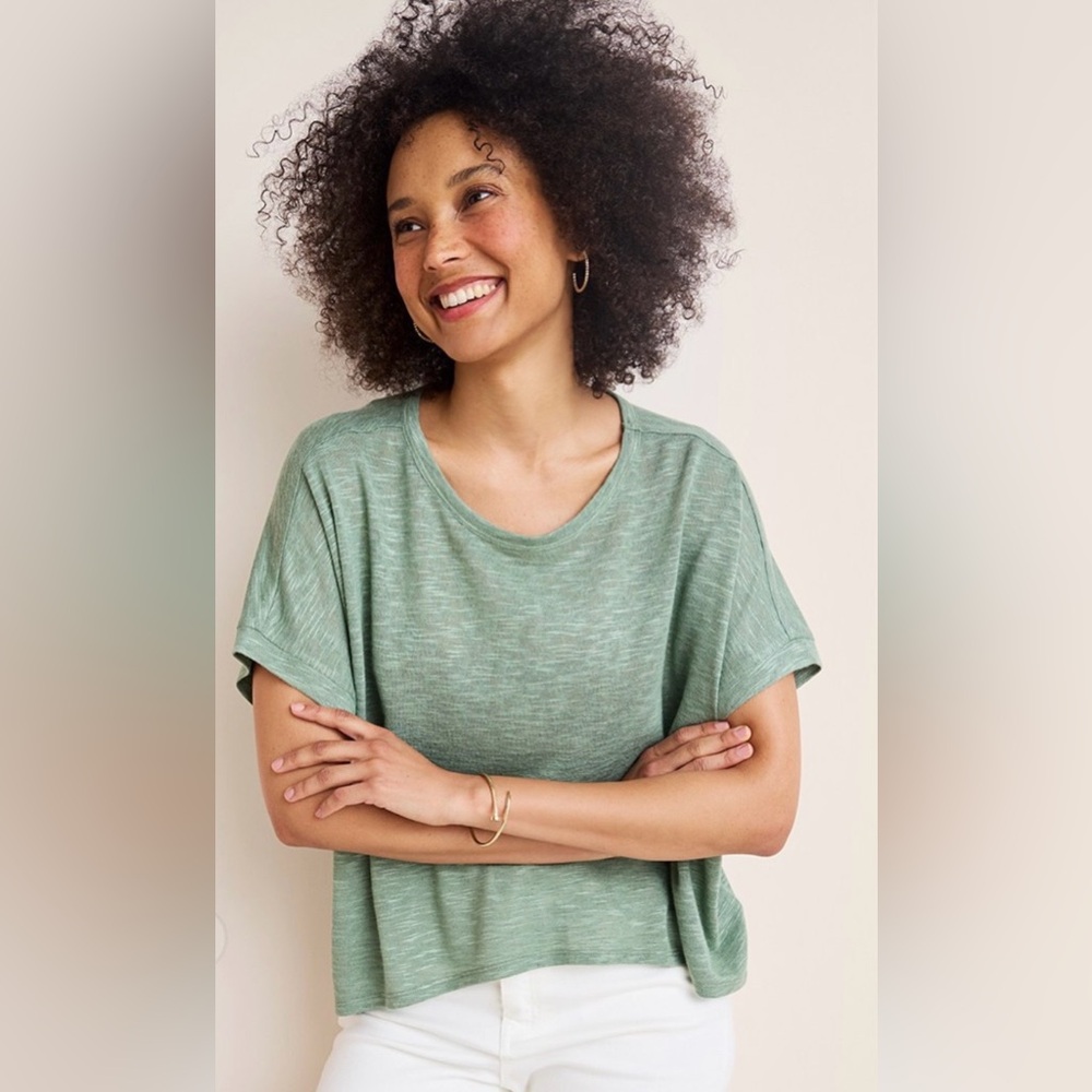 Francesca's Collections Sage Green Short Sleeve Tee